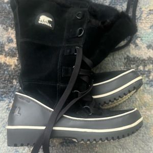 Sorel black lace up boots